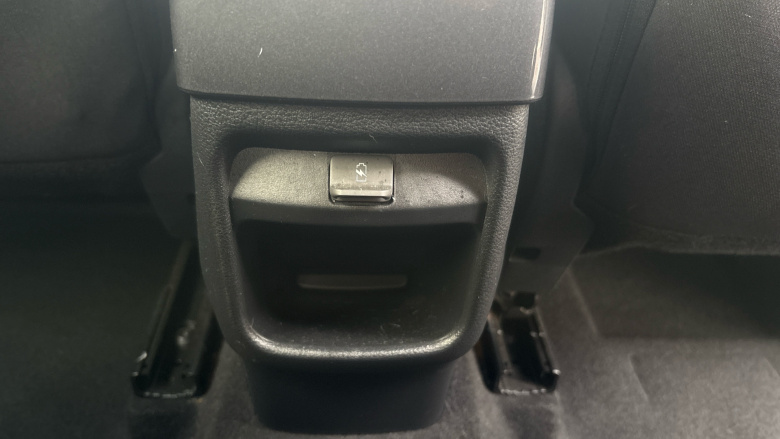 Nissan Juke 1.0 DiG-T N-Connecta 5dr Petrol Hatchback